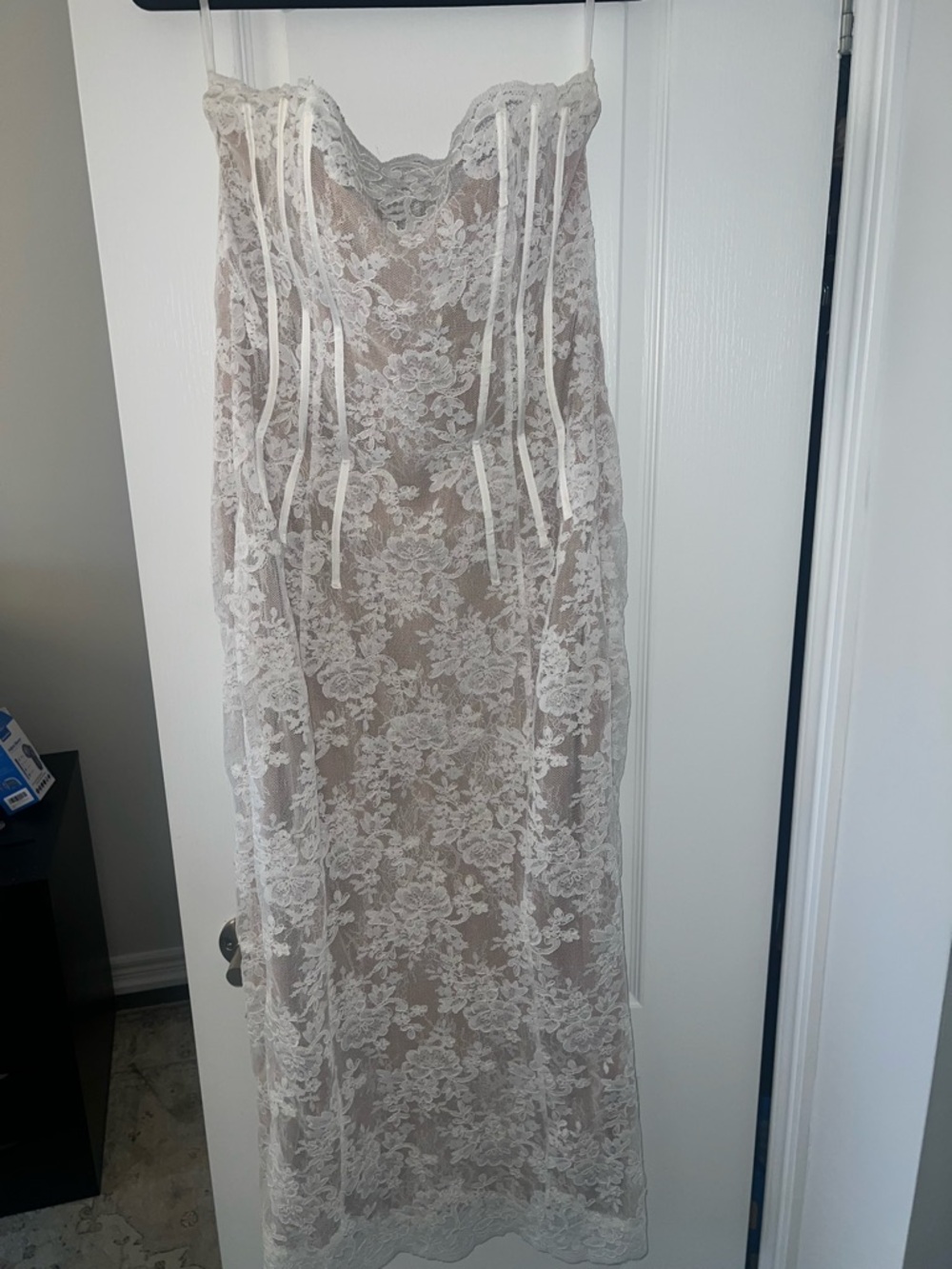 V. Chapman White Strapless Chantilly Lace Midi Dress - Picture 3 of 4
